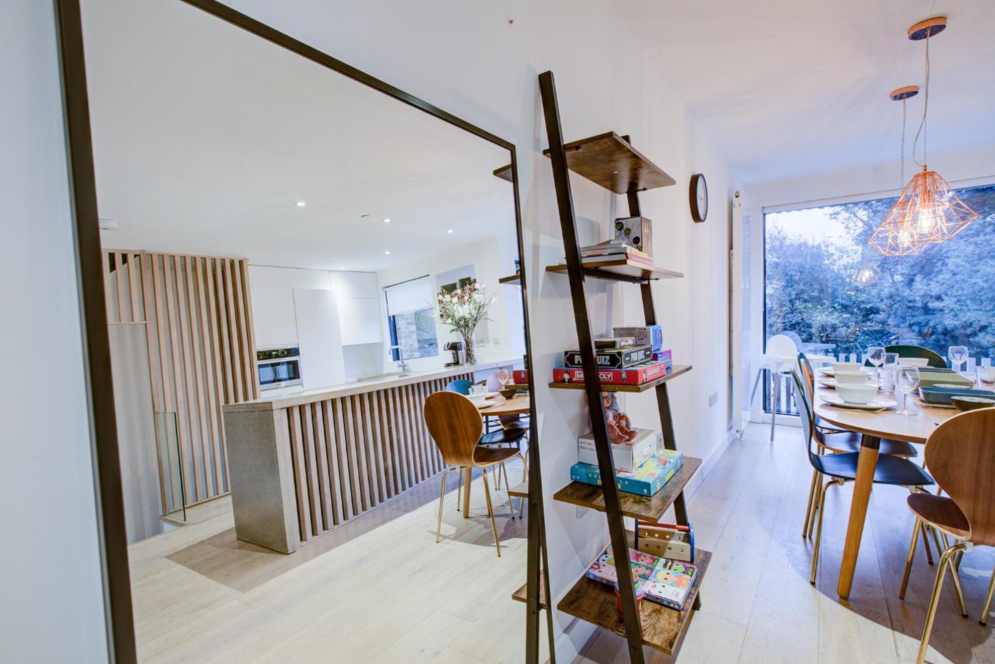 Neoteric Home Wimbledon Village Лондон Екстериор снимка