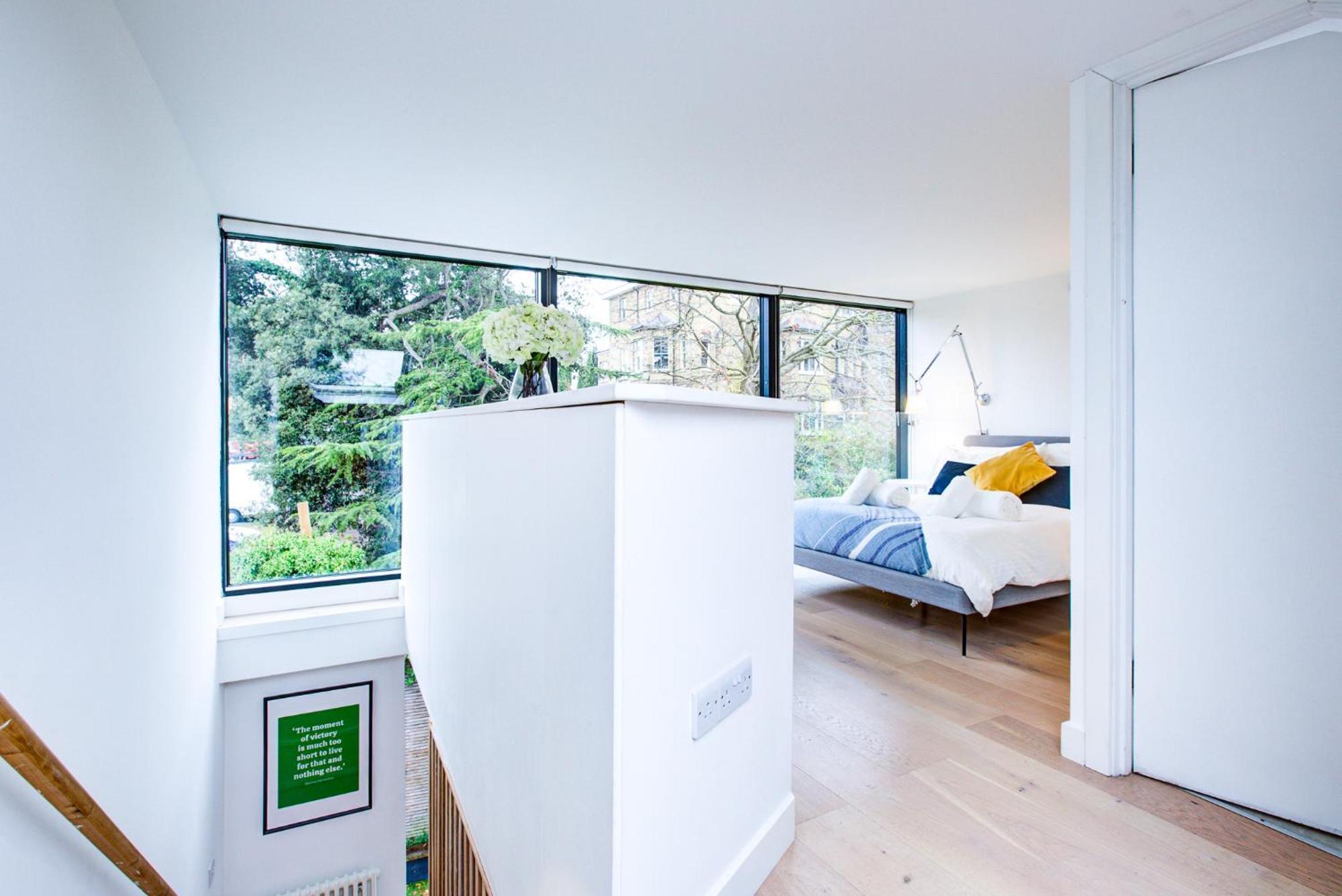 Neoteric Home Wimbledon Village Лондон Екстериор снимка