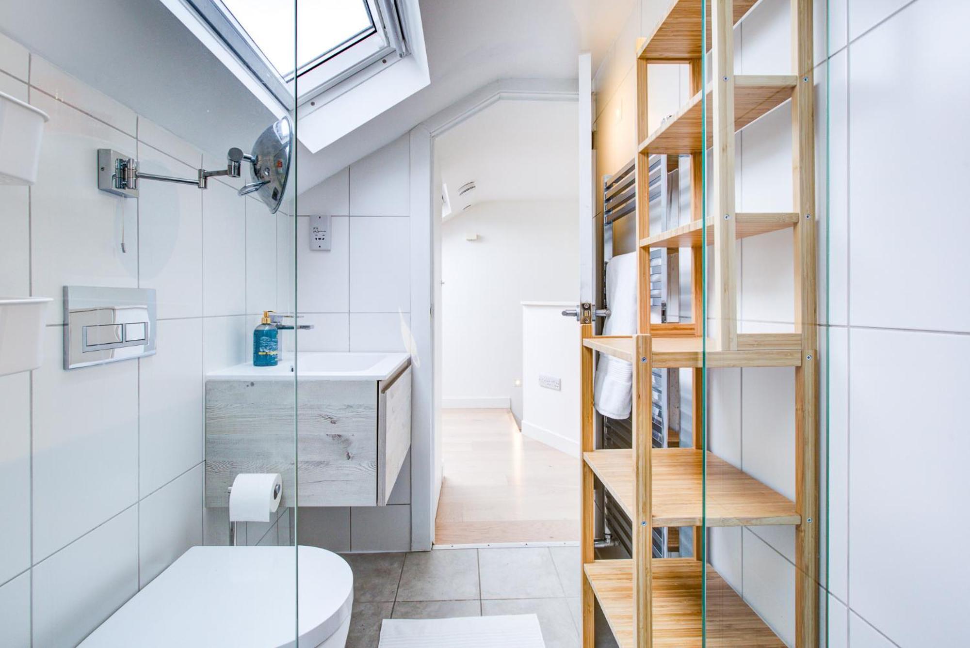 Neoteric Home Wimbledon Village Лондон Екстериор снимка