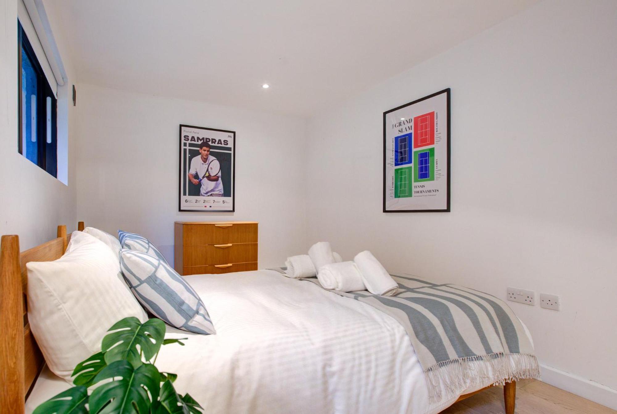 Neoteric Home Wimbledon Village Лондон Екстериор снимка