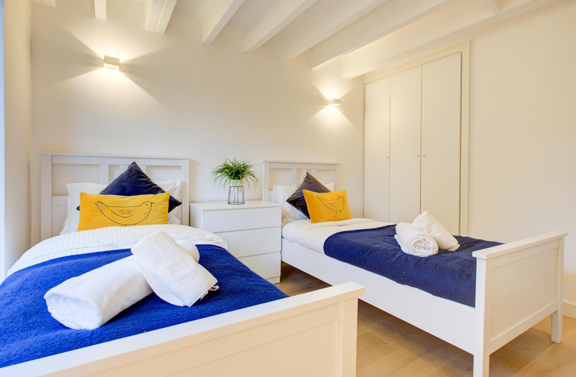 Neoteric Home Wimbledon Village Лондон Екстериор снимка