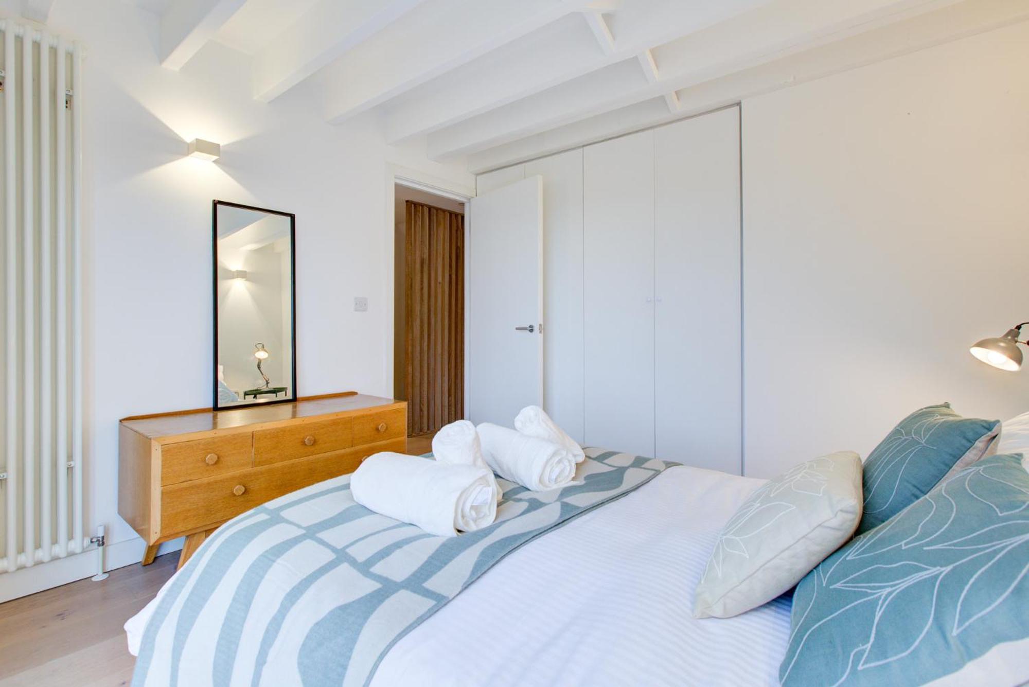 Neoteric Home Wimbledon Village Лондон Екстериор снимка