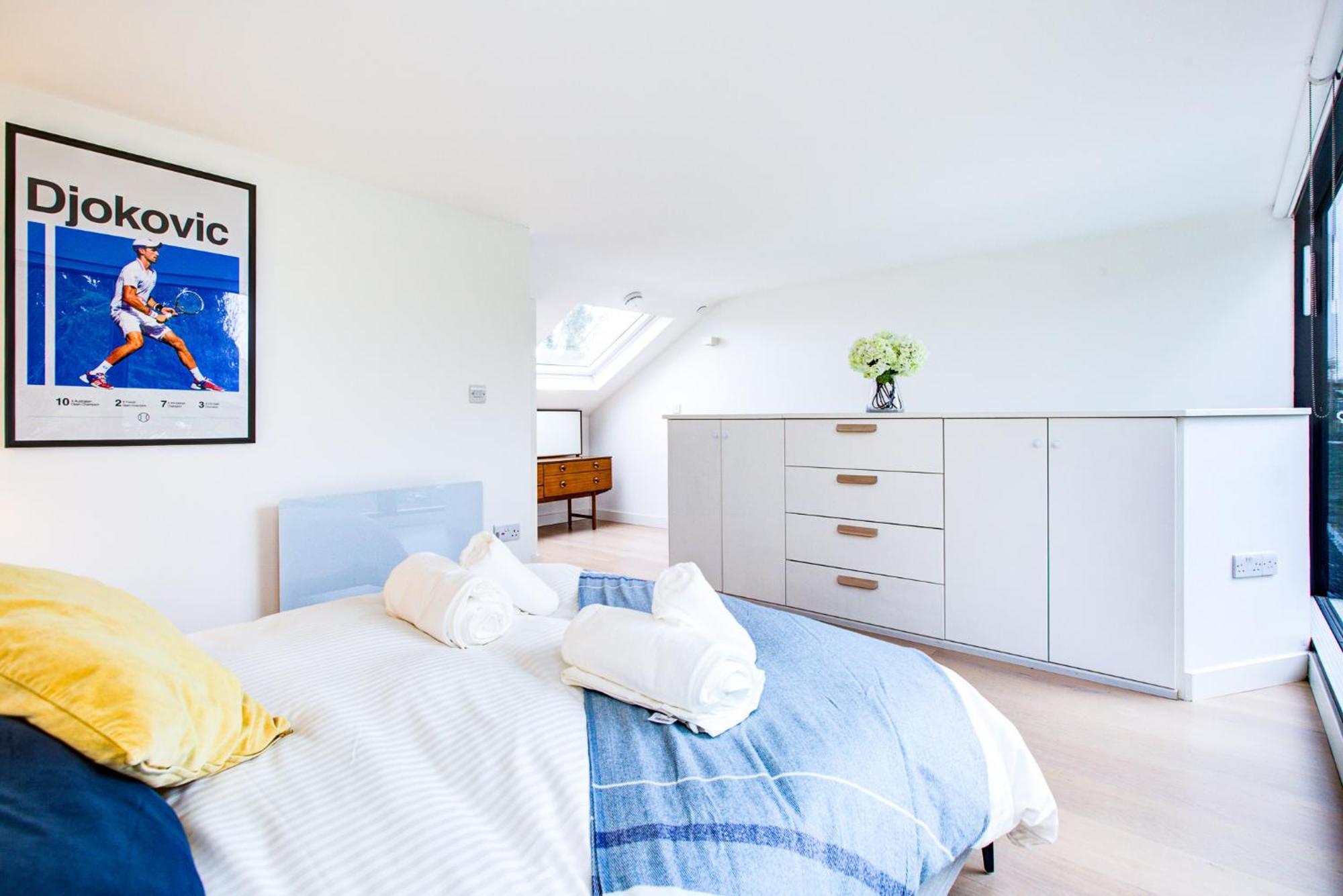 Neoteric Home Wimbledon Village Лондон Екстериор снимка