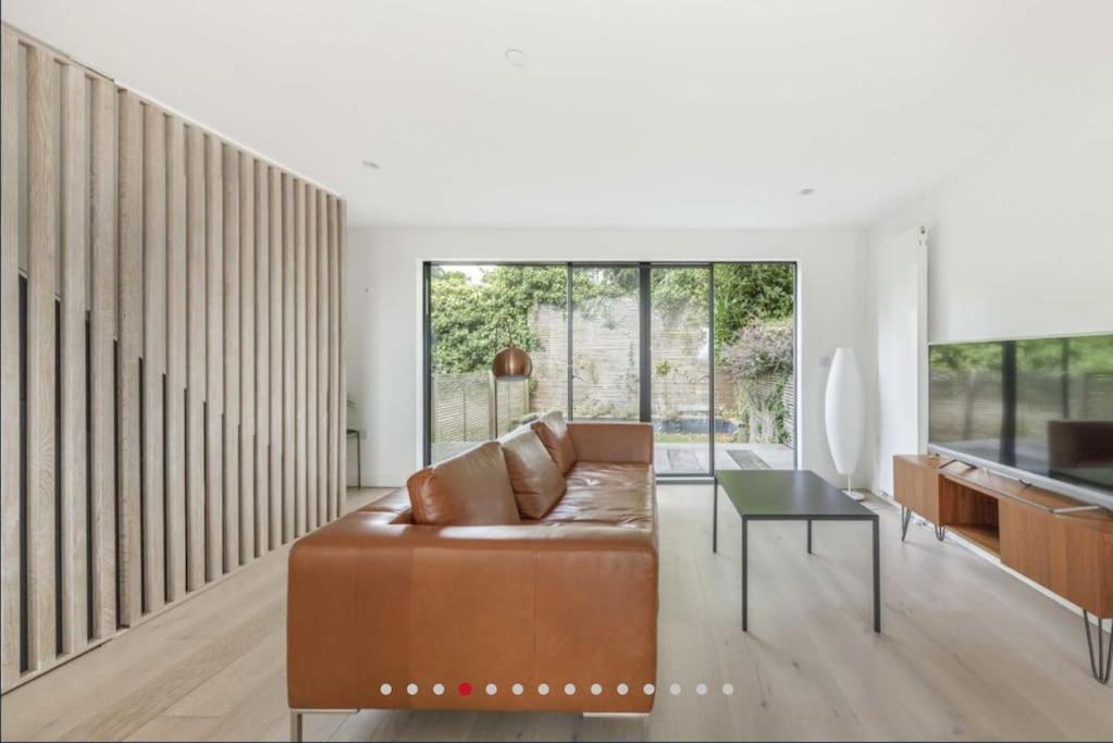 Neoteric Home Wimbledon Village Лондон Екстериор снимка