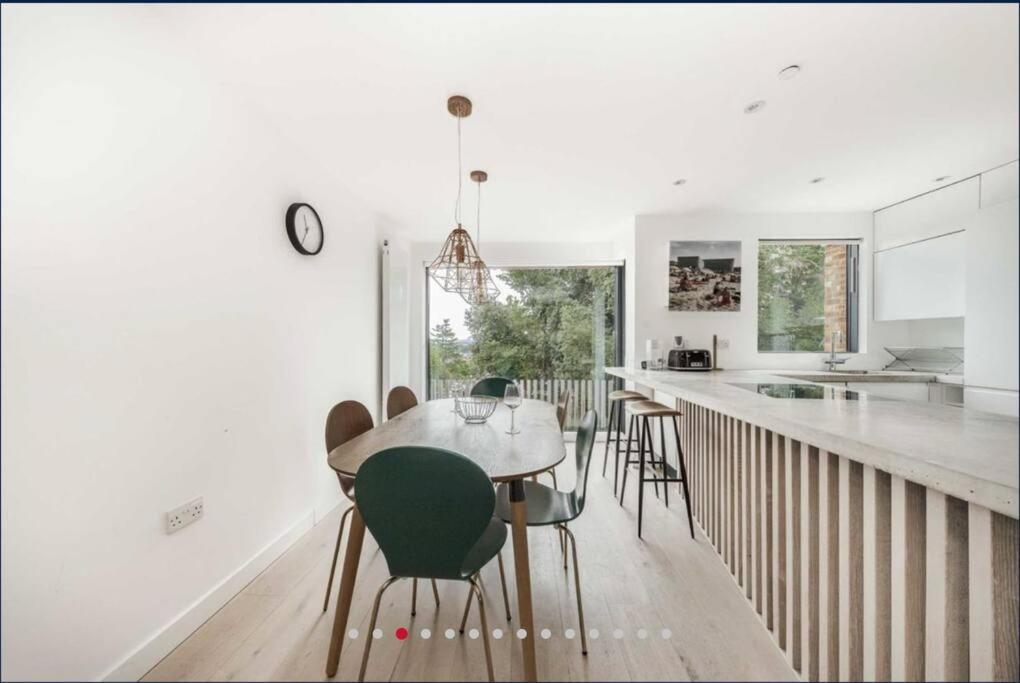 Neoteric Home Wimbledon Village Лондон Екстериор снимка