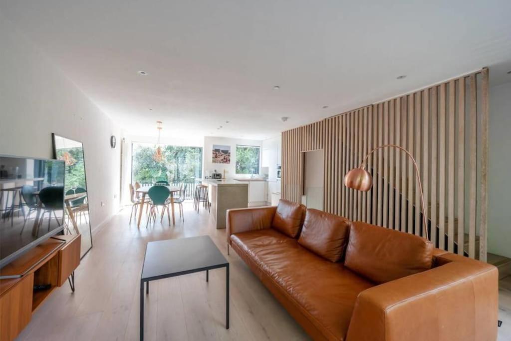 Neoteric Home Wimbledon Village Лондон Екстериор снимка